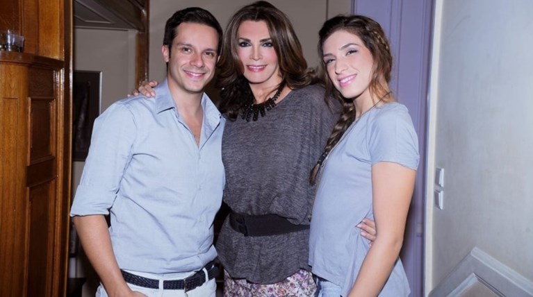 Παντρεύονται Ψυχράμη-Μακαλιάς με κουμπάρα τη Ντενίση