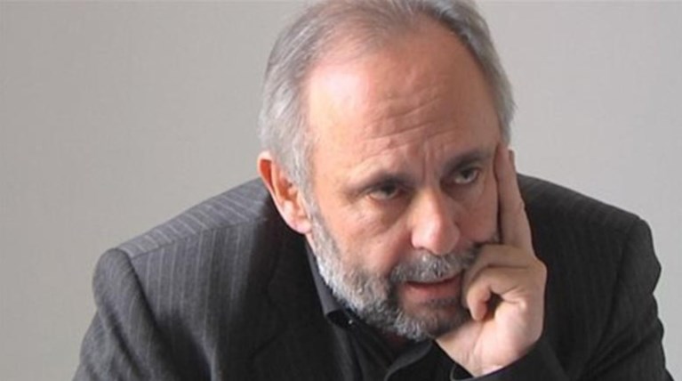 «Καρατομήθηκε»  ο Σωτήρης Χατζάκης από το Εθνικό Θέατρο
