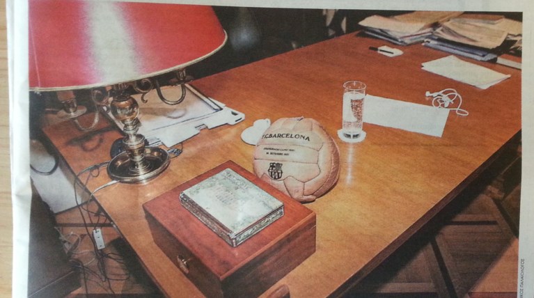 Τι περίεργο έχει στο γραφείο του ο Αλέξης Τσίπρας