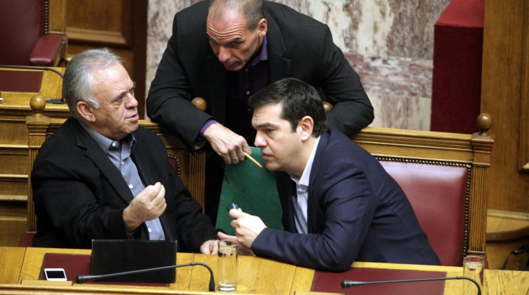 Υστατες προσπάθειες για μια ανάσα ρευστότητας