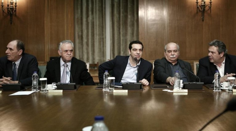 Πυρετός συσκέψεων για εργασιακά, ασφαλιστικό και ΦΠΑ
