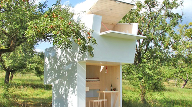 Το ξύλινο σπίτι που συναρμολογείται και μπορείτε να το πάρετε μαζί σας!