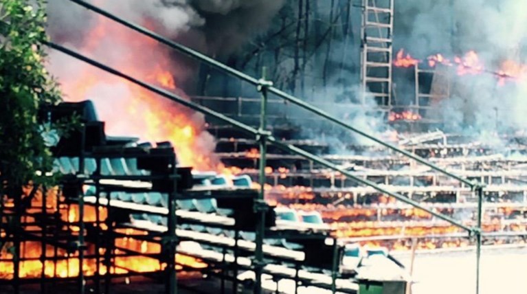 Φωτιά στο Χαλάνδρι-Κάηκε το Θέατρο της Ρεματιάς