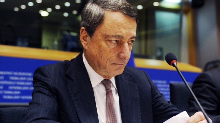 Σφίγγει τον κλοιό η ΕΚΤ για τις ελληνικές τράπεζες:Αύξηση ELA μόνο 200 εκατ