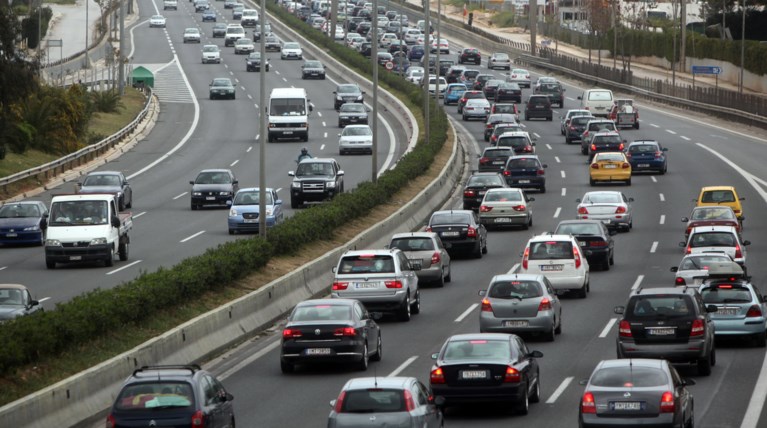 Τι θα προτείνει ο Βαρουφάκης για την φορολογία στα ΙΧ