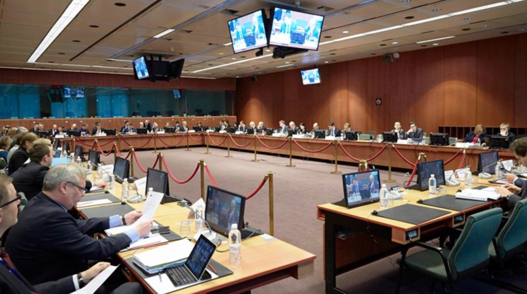 Εμπλοκή στο EWG  για συντάξεις, ΦΠΑ, πλεόνασμα