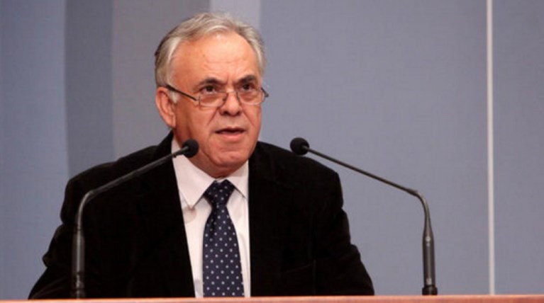 Ο Δραγασάκης απαντά μέσω Twitter στα περί τελεσιγράφου