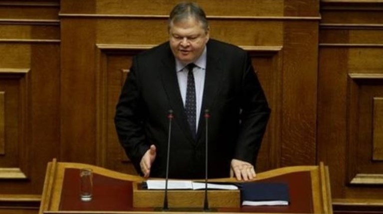 Βενιζέλος: Ο Τσίπρας ακουμπά τώρα στον ώμο της Μέρκελ