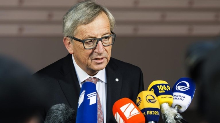 Συμφωνία πριν ανοίξουν οι αγορές τη Δευτέρα θέλει ο Γιούνκερ