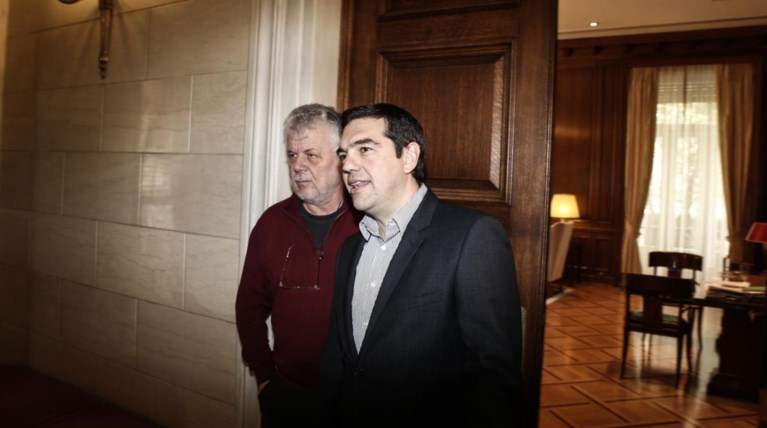 Αμηχανία στο Μαξίμου, ενώ ο ΣΥΡΙΖΑ "βράζει" για ρήξη