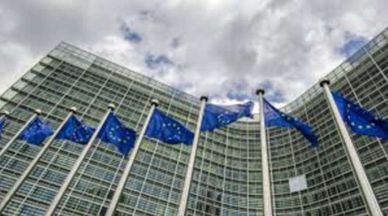 Κομισιόν: Δεν ζητήσαμε περικοπές στις συντάξεις