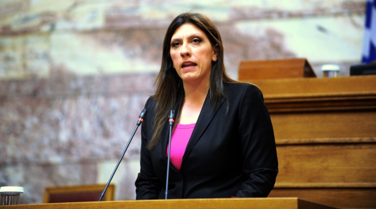 Πυρά των κομμάτων σε Ζωή για την επίθεση σε Στουρνάρα