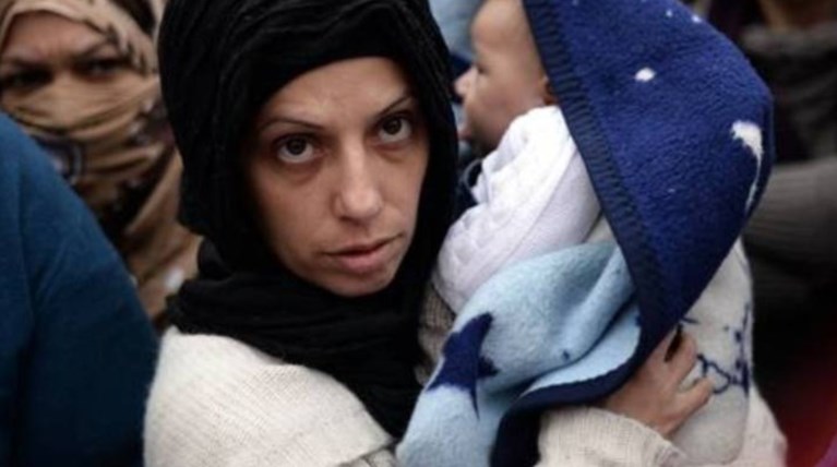 Συγκλονιστική επιστολή γυναίκας πρόσφυγα: Κόσμε έχεις τυφλωθεί;