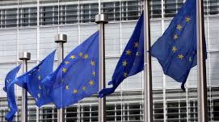 FAZ: Δημοσίευμα για πρόταση της Κομισιόν με 3μηνη παράταση και 6 δισ.