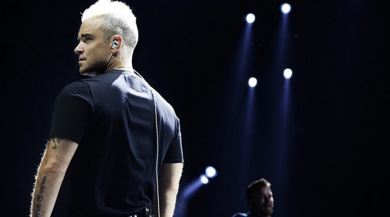 Το tweet του Robbie Williams μετά τη συγγνώμη στην Ελλάδα