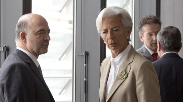 Αμεση κατάργηση του ΕΚΑΣ και μεγαλύτερα βάρη στο ΦΠΑ