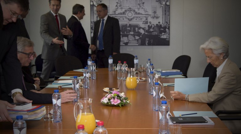 Αμετακίνητοι Τσίπρας-Θεσμοί, νέα συνάντηση το πρωί