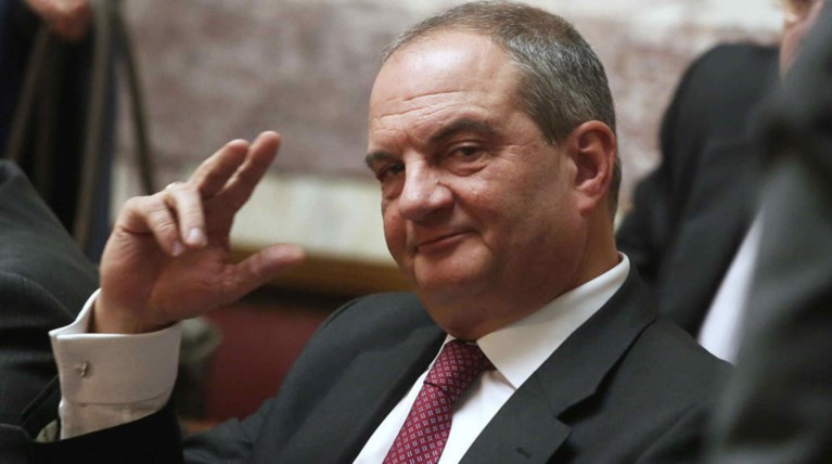 Ο Καραμανλής, η ασημένια δραχμή & το σχέδιο δολοφονίας