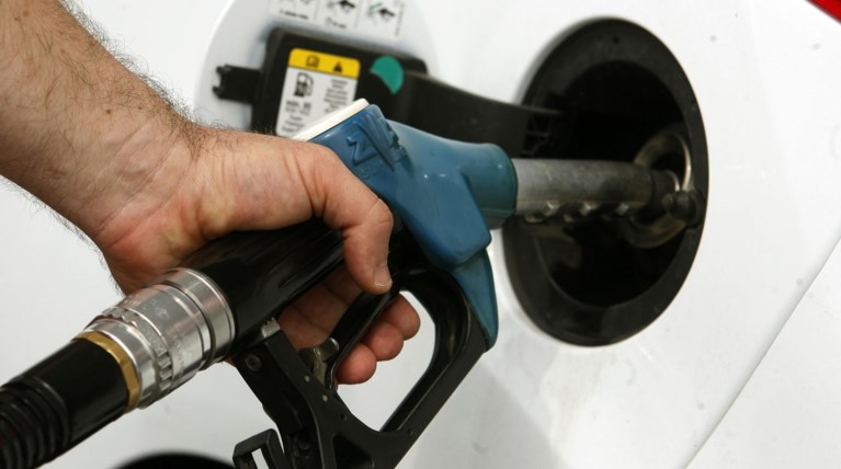 ΕΛΠΕ: Επαρκή τα αποθέματα καυσίμων για πολλούς μήνες