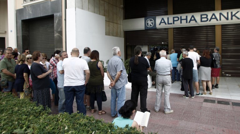 Πανδαιμόνιο σε Τράπεζες και πρατήρια βενζίνης