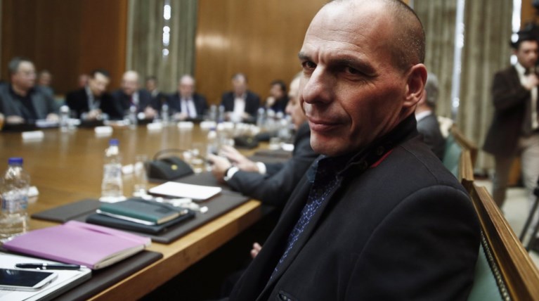 5 μήνες... φαγούρα και ψέματα από τον Βαρουφάκη [Bίντεο]