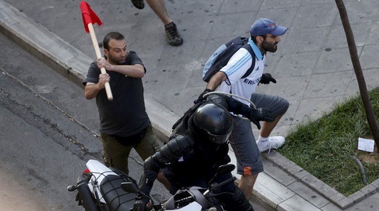 Επεισόδια με αντιεξουσιαστές πριν την ομιλία Τσίπρα