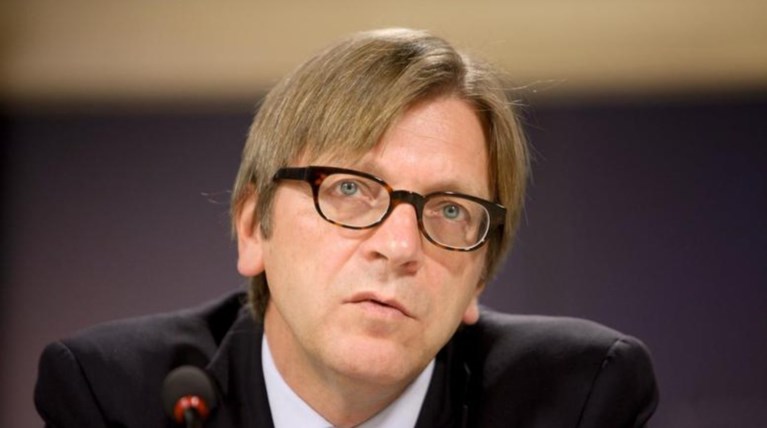 Φέρχοφστατ: Αν προτείνει σοβαρό πακέτο ο Τσίπρας, η ΕΕ να δώσει 2η ευκαιρία