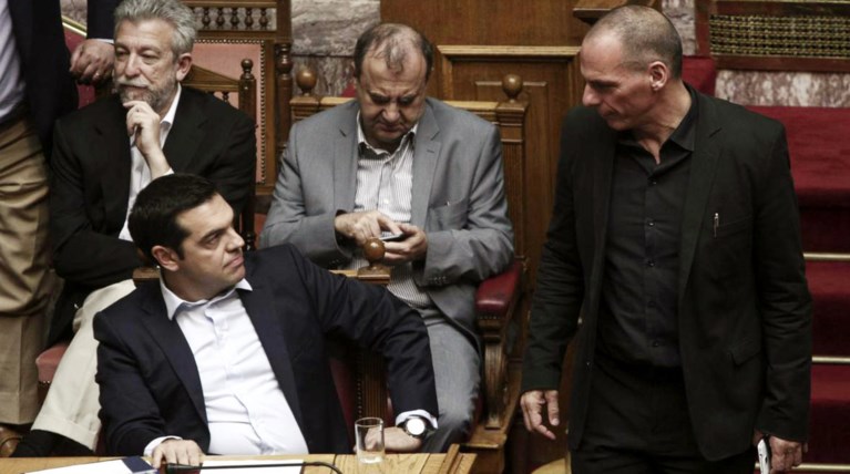 Γιατί το Μαξίμου αποφάσισε τώρα την απομάκρυνση Βαρουφάκη