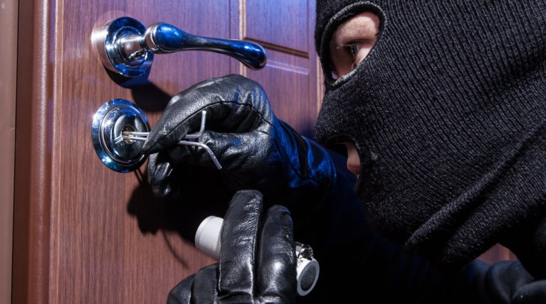 Οι ληστές του... Grexit και των capital controls