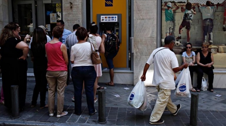 Σκέψεις να ανοίξουν από την Πέμπτη τράπεζες και θυρίδες