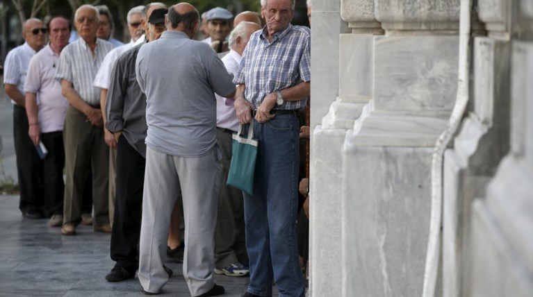 Ποιοι συνταξιούχοι μπορούν να λάβουν έως και αύριο τα 120 ευρώ