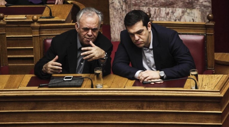 Πακέτο φωτιά για συντάξεις, φόρους, ασφαλιστικά ταμεία