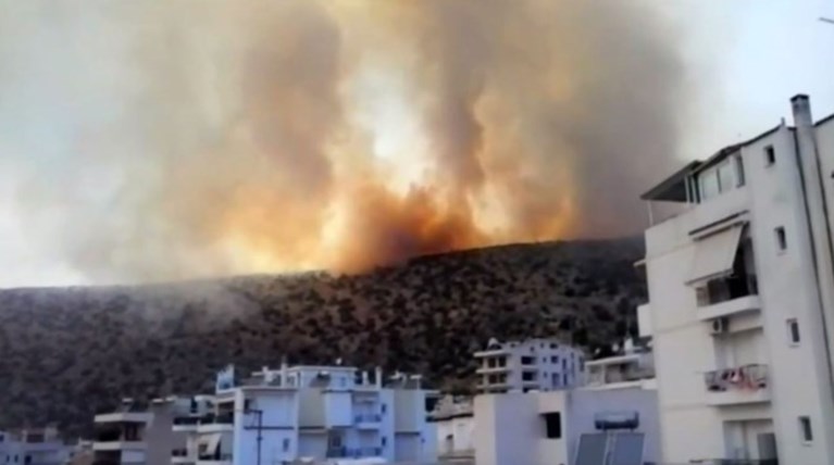 Χειροπέδες σε δύο μελισσοκόμους για τη φωτιά στον Υμηττό