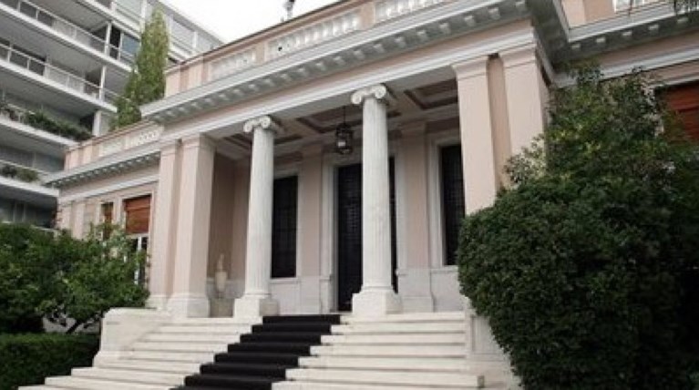 Οπισθεν από Μαξίμου: Δεν καταθέτει τώρα τη ρύθμιση για τους αγρότες