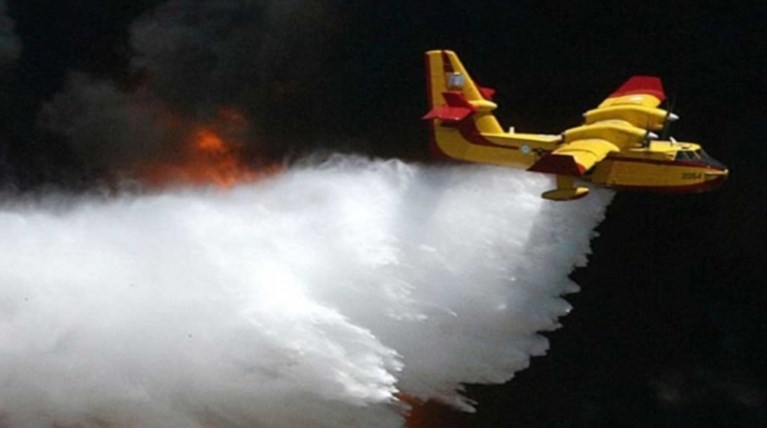 Τι βλέπει ένας πιλότος πυροσβεστικού Καναντέρ; [Βίντεο]