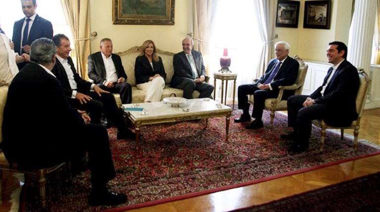 Φρένο στα εκλογικά σενάρια από Τσίπρα και αρχηγούς