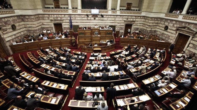 Η αντιπολίτευση ζητεί πάλι εξηγήσεις από Τσίπρα   για το σχέδιο Βαρουφάκη