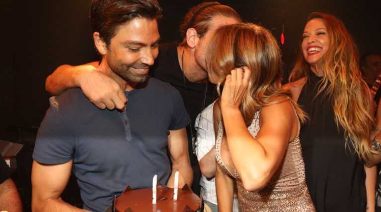 Έλλη Κοκκίνου- Γιώργος Μπόγρης: Το πρώτο δημόσιο φιλί πάνω στην πίστα!