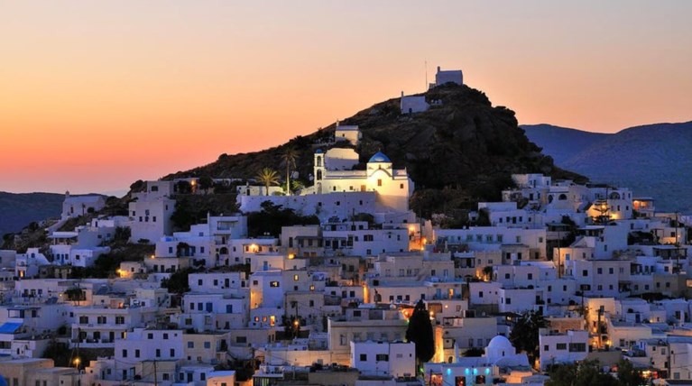 Η μαγευτική Ιος όπως την έζησε ένας διάσημος travel blogger