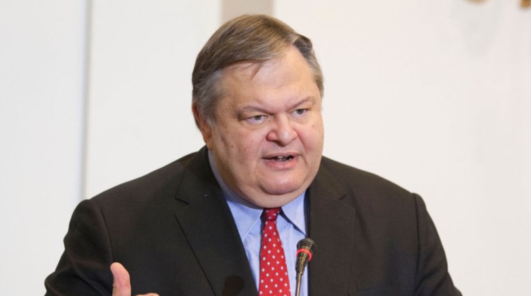 Ο Βενιζέλος αποδομεί όσα το  Μαξίμου εμφανίζει ως επιτεύγματα της συμφωνίας