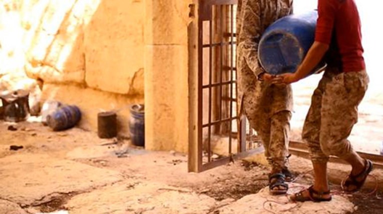 Φωτογραφίες- σοκ από την καταστροφή του ναού στην Παλμύρα