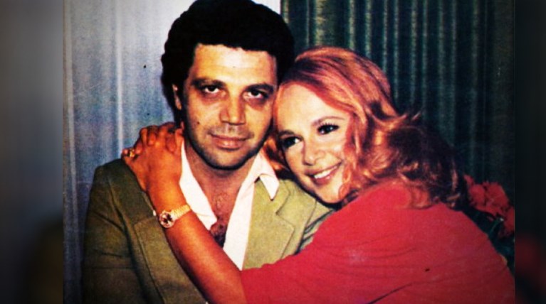 Παλεύει με τον καρκίνο ο δεύτερος σύζυγος της Αλίκης Βουγιουκλάκη