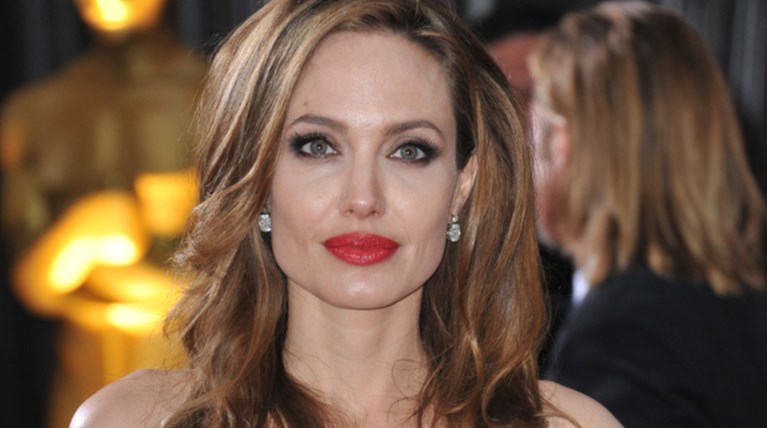 Η Αντζελίνα Τζολί τολμά και δημοσιεύει φωτογραφία της, αμακιγιάριστη!