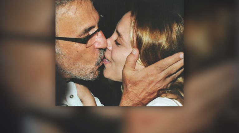 Αυτός είναι έρωτας! Διονύσης Τσακνής- Άννα Μονογιού σε καυτό φιλί