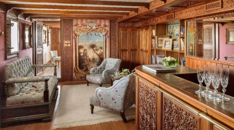 Το Σοβιετικό πλοίο-κατάσκοπος πολυτελής θαλαμηγός πωλείται 25 εκ$