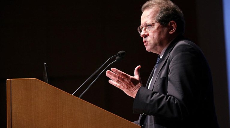 Κονστάντσιο: H νέα κυβέρνηση να δεσμευθεί στο μνημόνιο