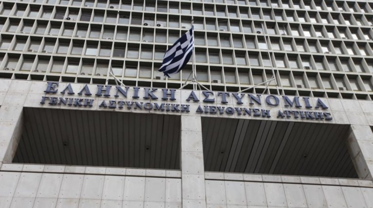 Tι ισχυρίζεται ο αστυνόμος για το γνήσιο της υπογραφής