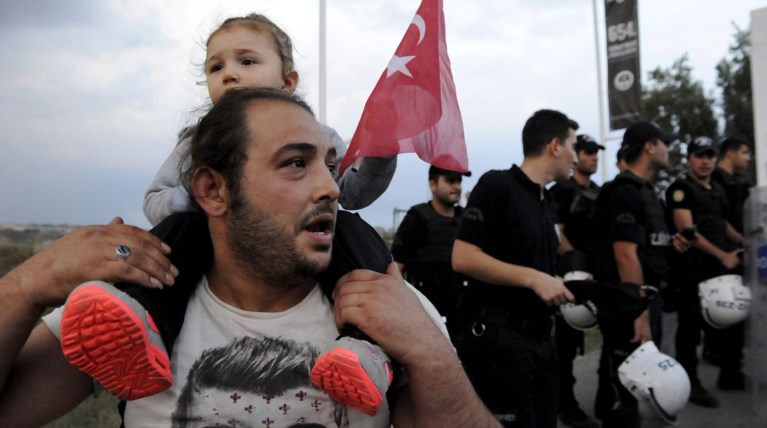 Λεφτά στην Τουρκία από την Ε.Ε  για να συγκρατήσει τους πρόσφυγες