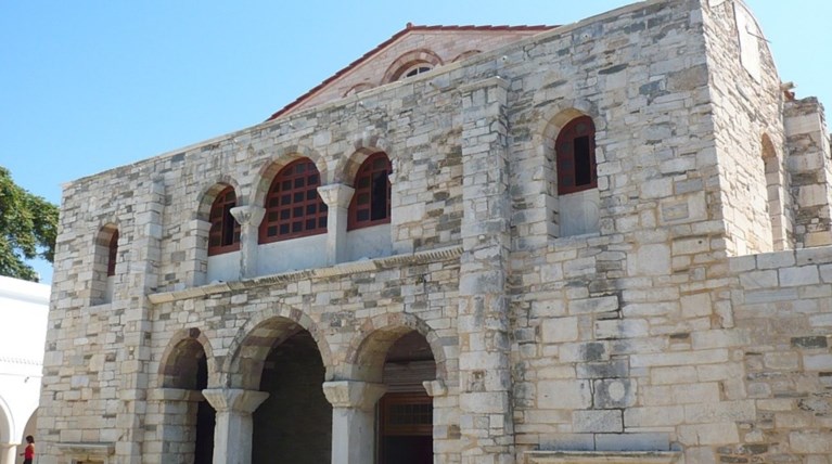 Εκλεψαν τάματα πιστών από την Εκατονταπυλιανή της Πάρου
