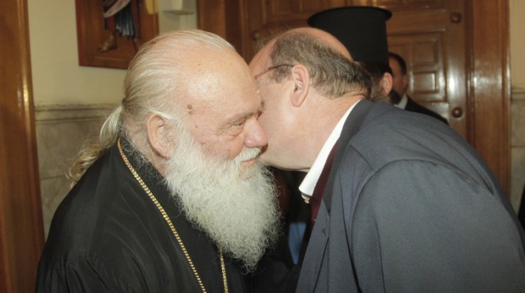 Σπόντες Ιερώνυμου για τα Θρησκευτικά στο τετ-α-τετ με Φίλη